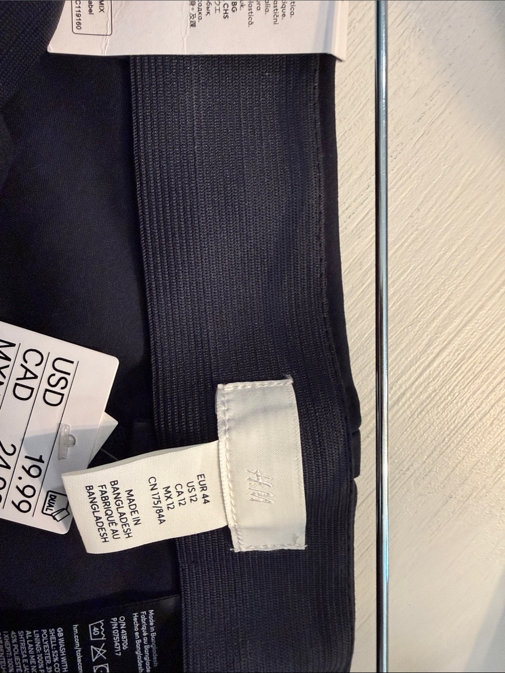 H&M Black Straight-Leg Dress Pants - Picture 6 of 6